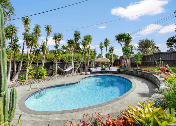 at 20 Inglis Street, Birkenhead, Auckland