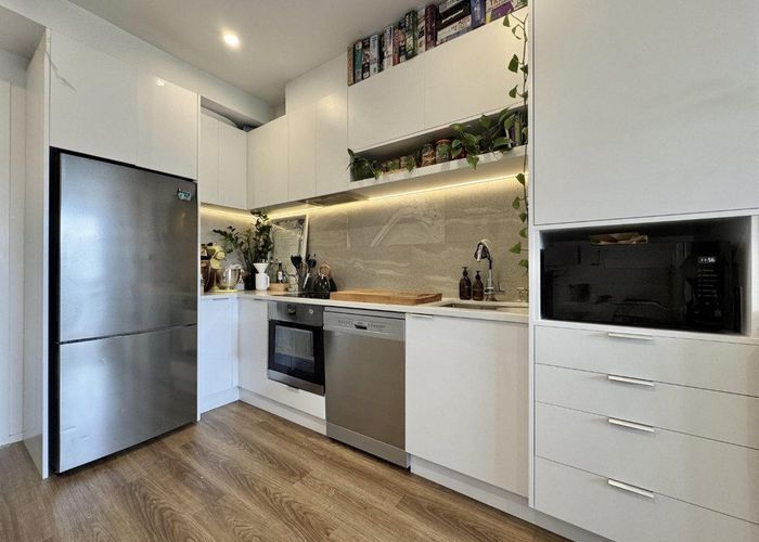  at 204/1817A Great North Road, Avondale, Auckland City, Auckland