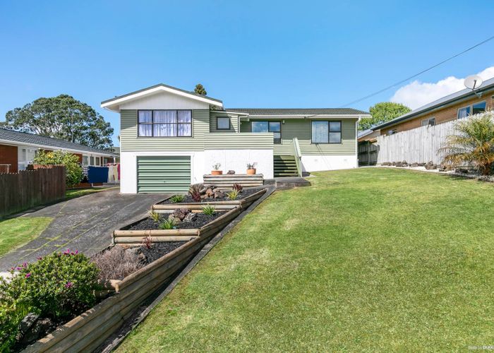  at 5 Windermere Crescent, Blockhouse Bay, Auckland