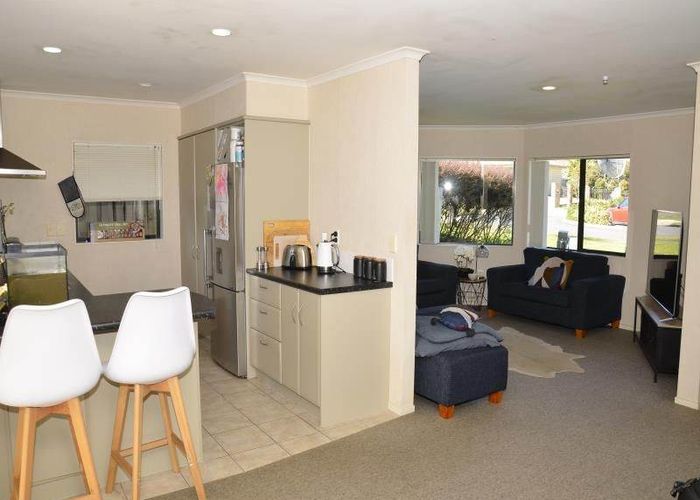  at 34 Glen Bay Close, Pinehill, Auckland