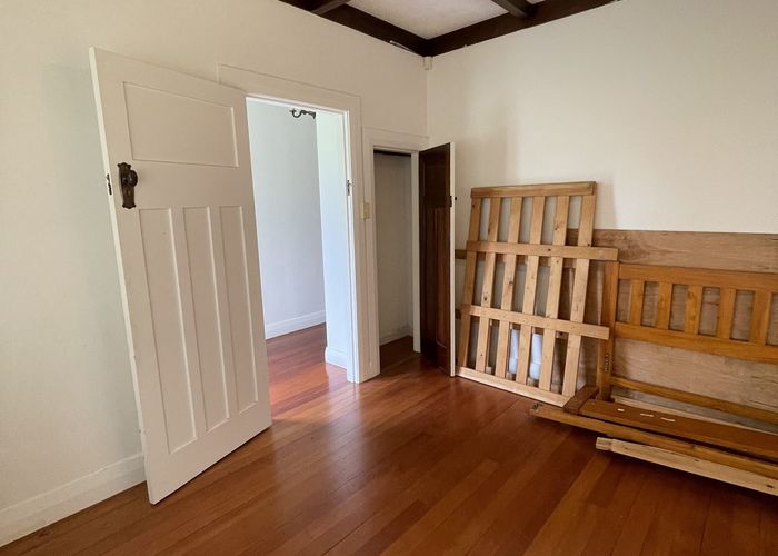  at 1063 Dominion Road, Mount Roskill, Auckland