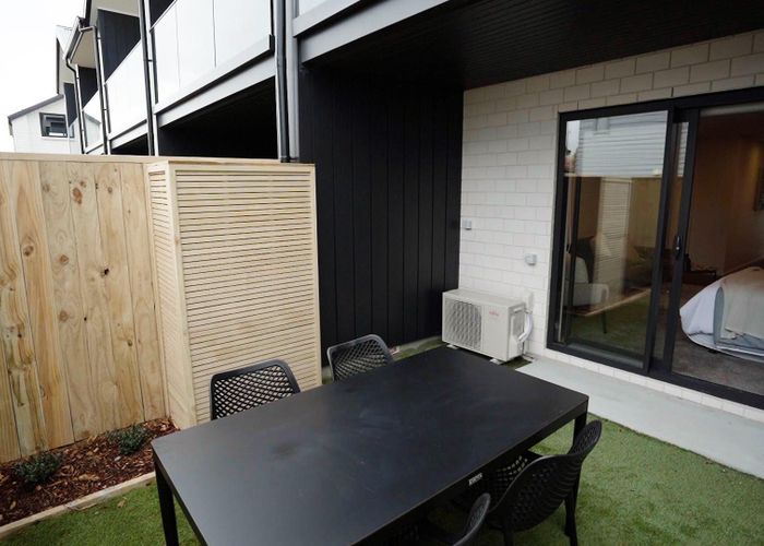  at 2B/87 Taikata Rd, Te Atatu Peninsula, Waitakere City, Auckland