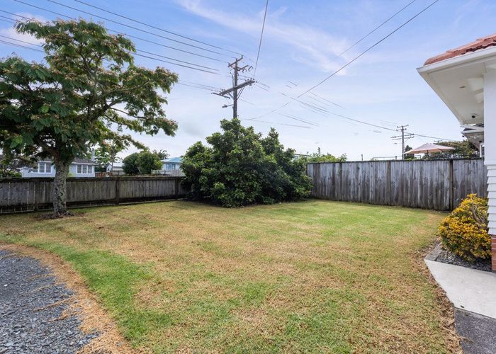  at 18 Garelja Road, Henderson, Waitakere City, Auckland