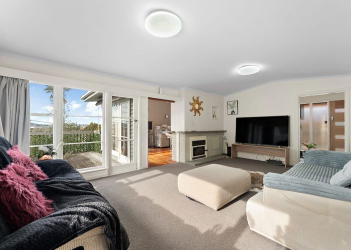  at 6 Merville Avenue, Te Atatu South, Auckland