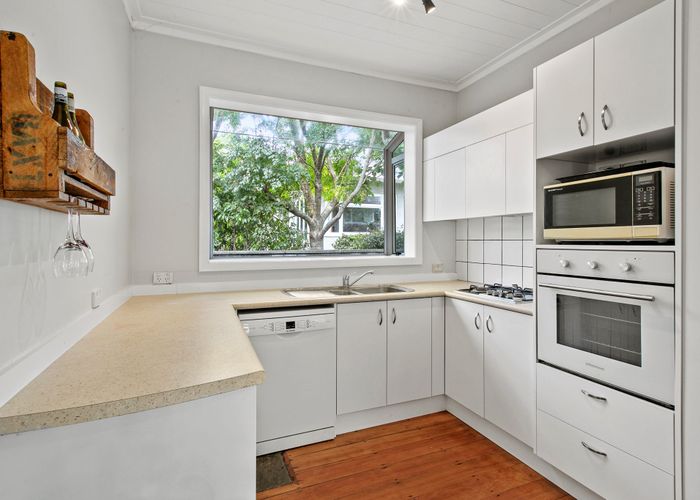  at 166 Seaview Road, Westown, New Plymouth