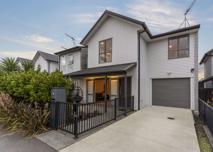  at 7 Glenbrae Glade, Glen Innes, Auckland