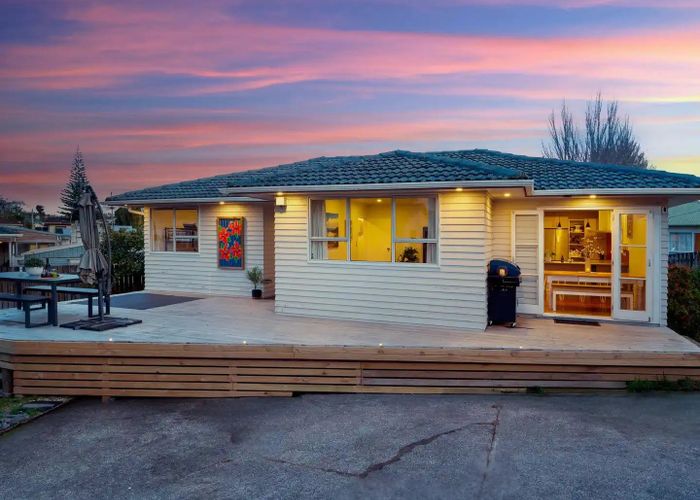  at 86 Rosewarne Crescent, Glendene, Waitakere City, Auckland