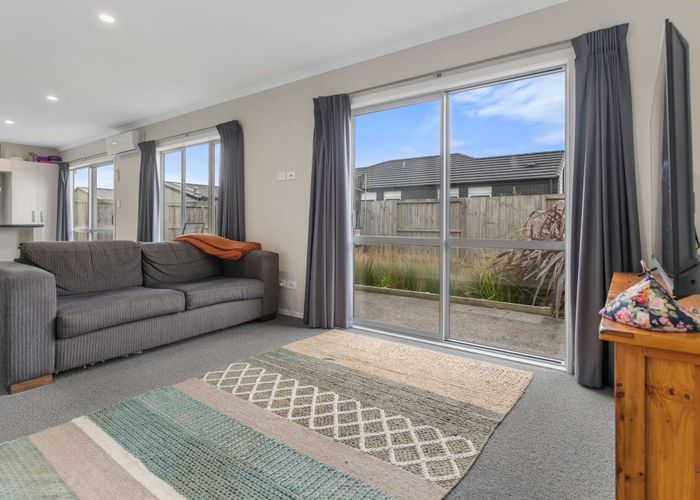  at 2/25 Hapori Avenue, Baverstock, Hamilton