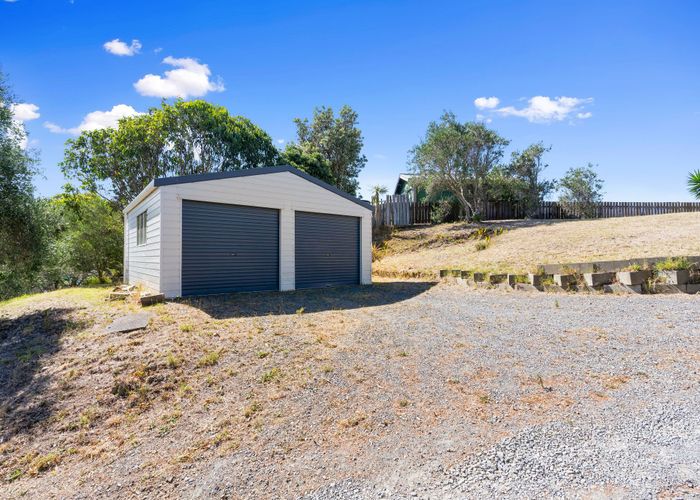  at 4 Alan Lindsay Avenue, Waitarere Beach, Levin