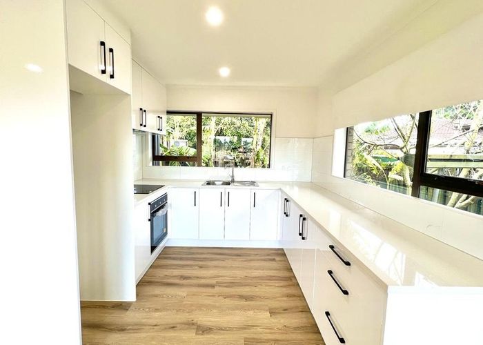  at 5A Roslyn Road, Mount Wellington, Auckland