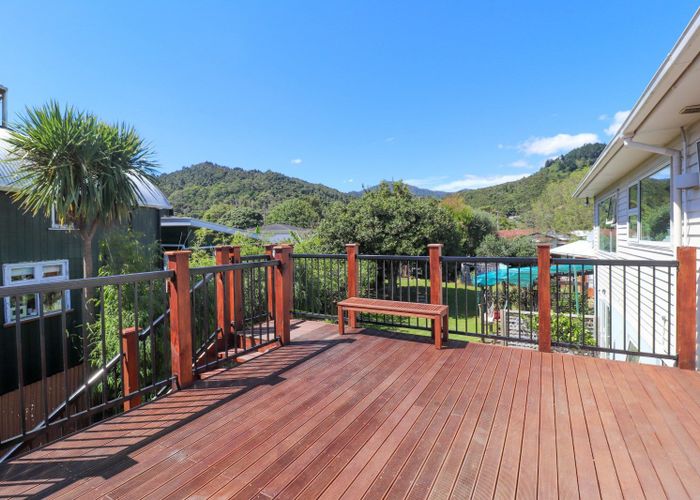  at 22 Seaview Avenue, Te Puru, Thames