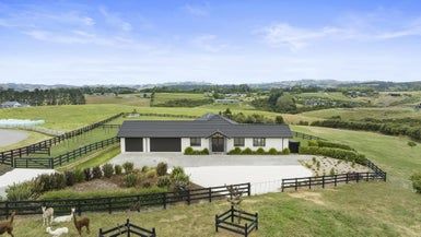  at 4 Suzanna LANE, Paerata, Pukekohe