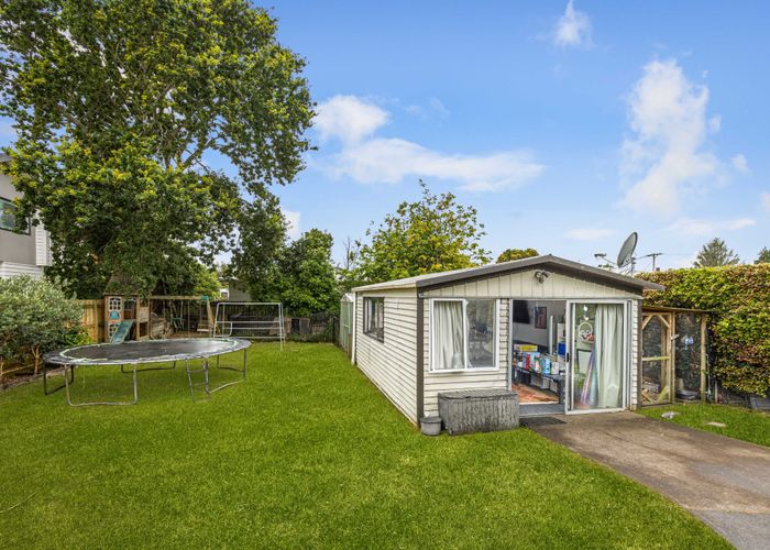  at 27 Harrington Road, Henderson, Auckland