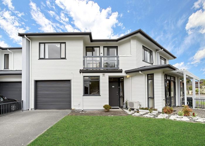  at 17/2 Armoy Drive, East Tamaki, Manukau City, Auckland