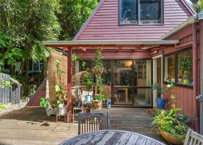  at 828 West Coast Road, Oratia, Waitakere City, Auckland