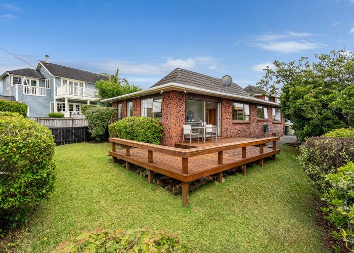  at 1/26 Hyde Road, Rothesay Bay, Auckland