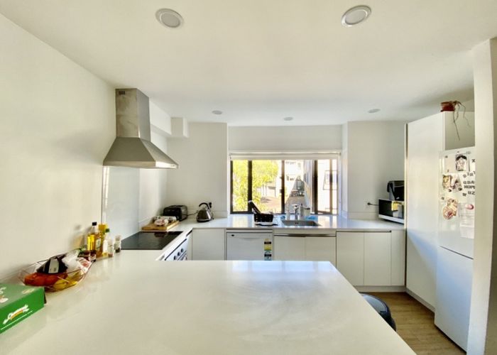  at 10 Sudbury Terrace, Parnell, Auckland