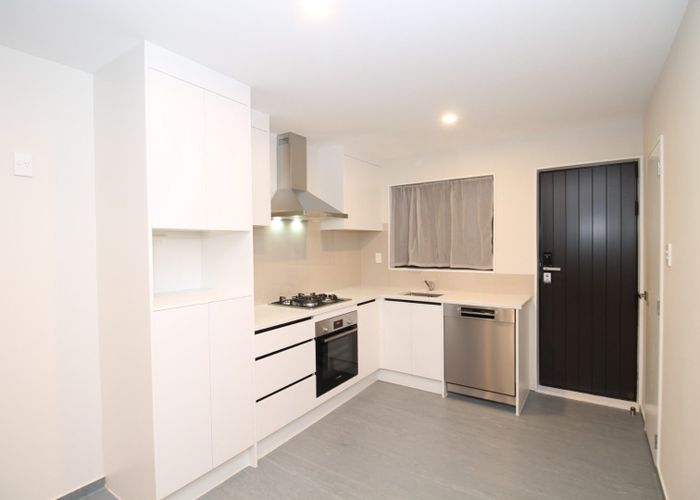  at 4 Fruitvale Road, New Lynn, Waitakere City, Auckland