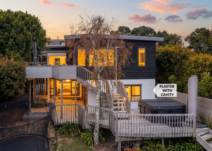  at 12 Braemar Road, Rothesay Bay, North Shore City, Auckland