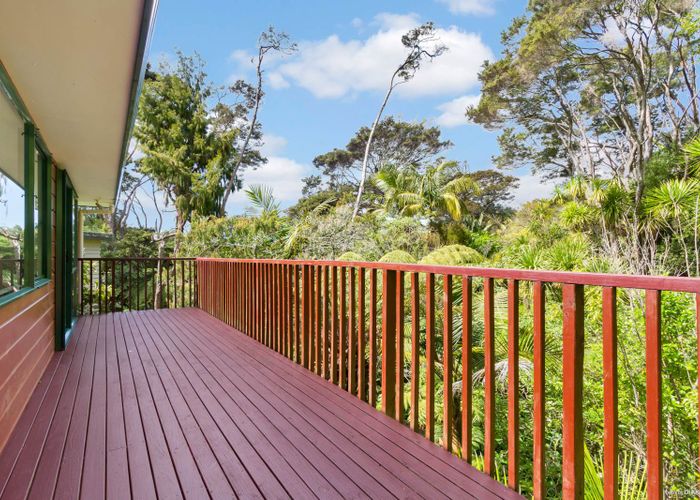  at 21 Hogans Road, Glenfield, Auckland