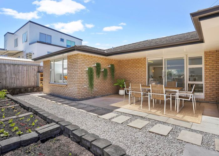 Free property data for 6 Mulroy Place, Pinehill, Auckland homes.co.nz