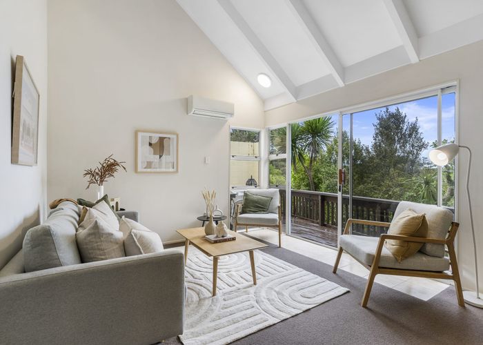  at 2/5 Karapiti Place, Glen Eden, Auckland