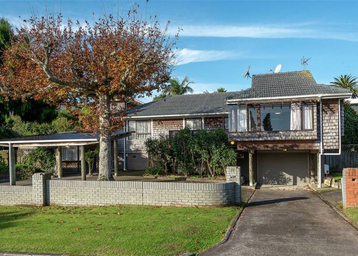  at 18 Evelyn Road, Cockle Bay, Auckland