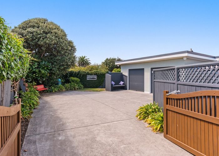  at 5 Eruini Street, Waikanae Beach, Waikanae