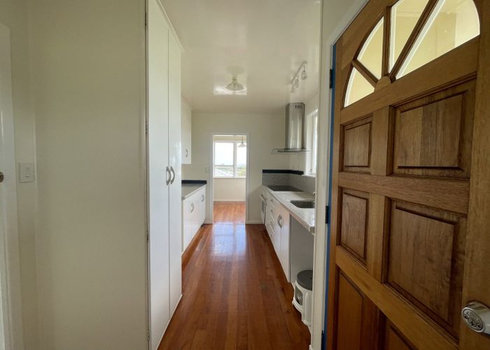  at 2/42 Bruce Road, Glenfield, Auckland