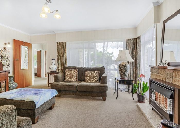  at 33 De Vere Crescent, Chartwell, Hamilton
