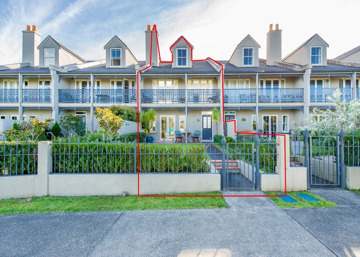  at 10 Leneford Drive, East Tamaki, Auckland