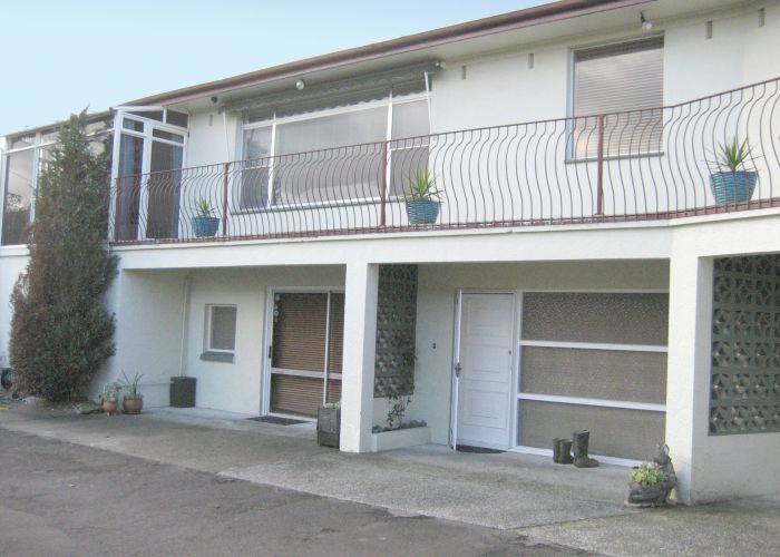  at 1020 River Road, Queenwood, Hamilton