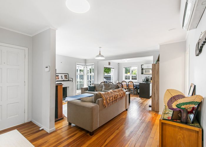  at 1/30 Gray Avenue, Mangere East, Auckland