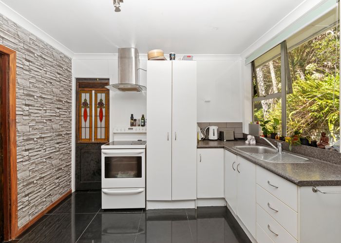  at 52 Opanuku Road, Henderson Valley, Auckland