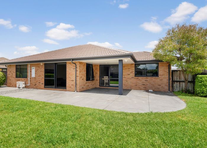  at 35 Tallentire Crescent, Huntington, Hamilton