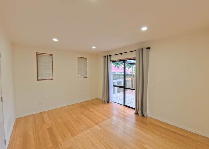  at 2/889 Dominion Road, Mount Eden, Auckland City, Auckland