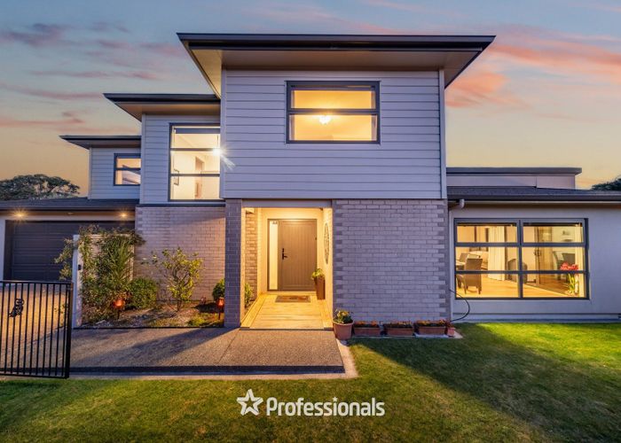  at 8a Glen Iris Grove, Woburn, Lower Hutt, Wellington
