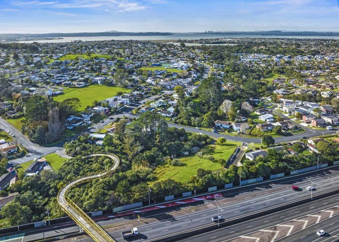  at 5, 7, 9, 11 and 13 Holmes Drive, West Harbour, Waitakere City, Auckland