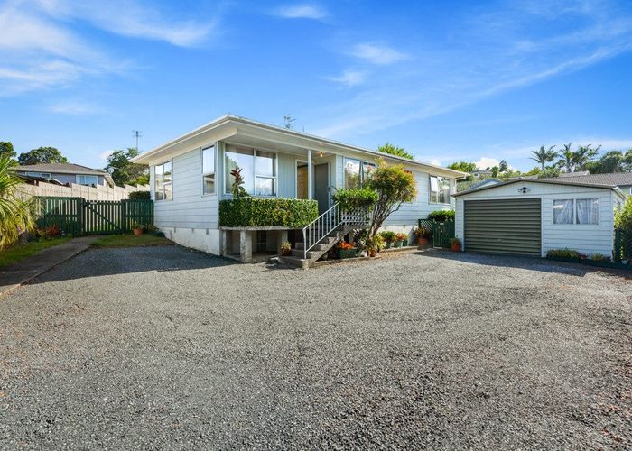  at 27 Clyma Place, Massey, Auckland