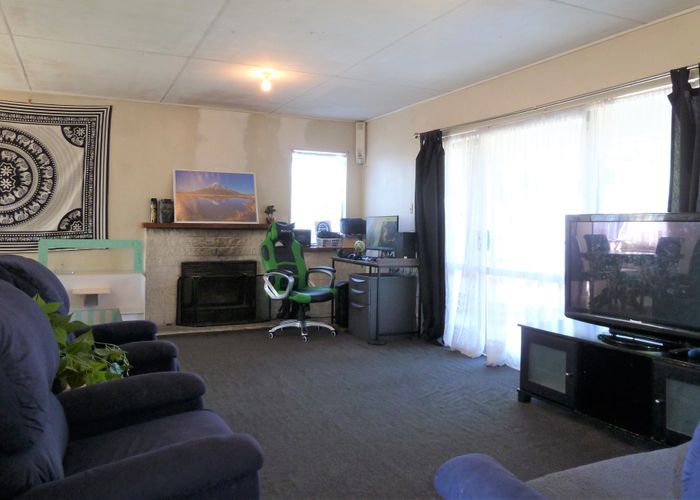  at 3 Walton Place, Flaxmere, Hastings