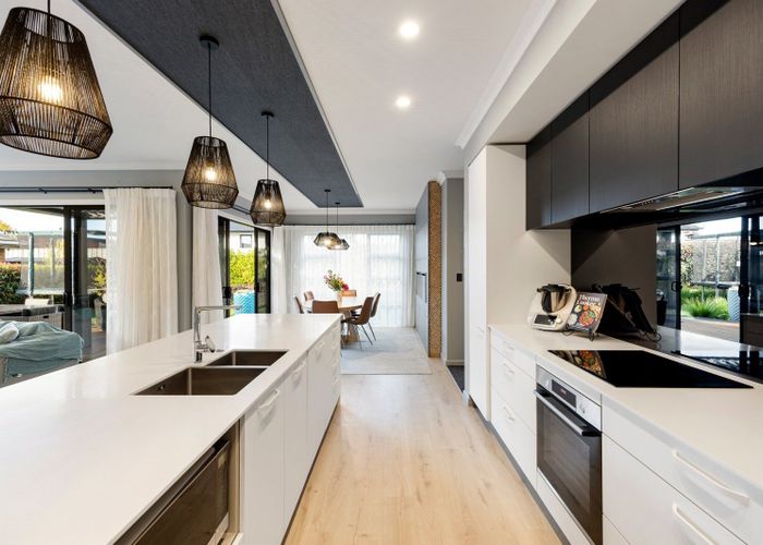  at 16 The Meadows Drive, Flagstaff, Hamilton