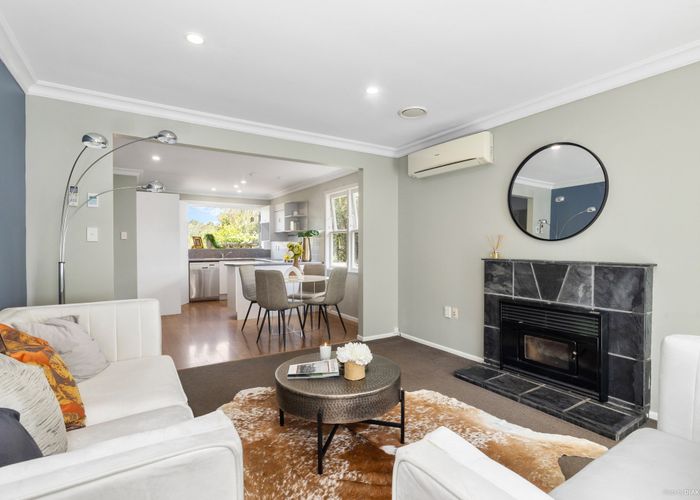 at 22 Avonleigh Road, Green Bay, Auckland