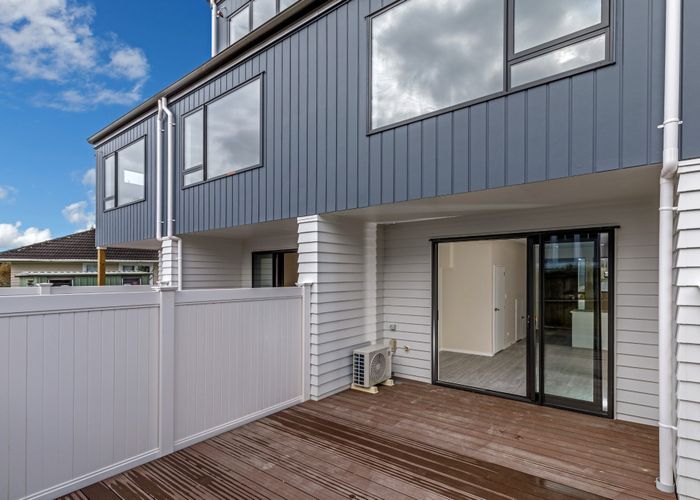  at 2D Glenford Lane, Te Atatu Peninsula, Waitakere City, Auckland