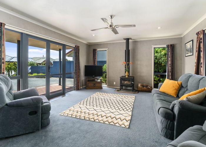  at 5 Larch Crescent, Alexandra, Alexandra