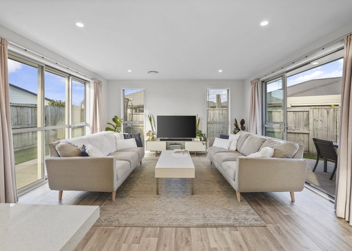  at 37 Kahuparere Crescent, Pyes Pa, Tauranga