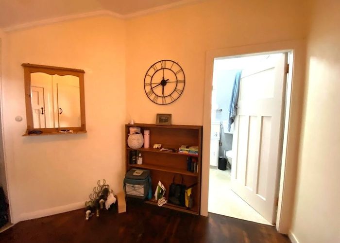  at 2/107 Majoribanks St, Mount Victoria, Wellington, Wellington