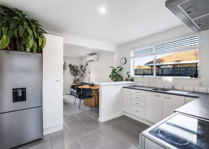  at 2/176 Riverlaw Terrace, Saint Martins, Christchurch