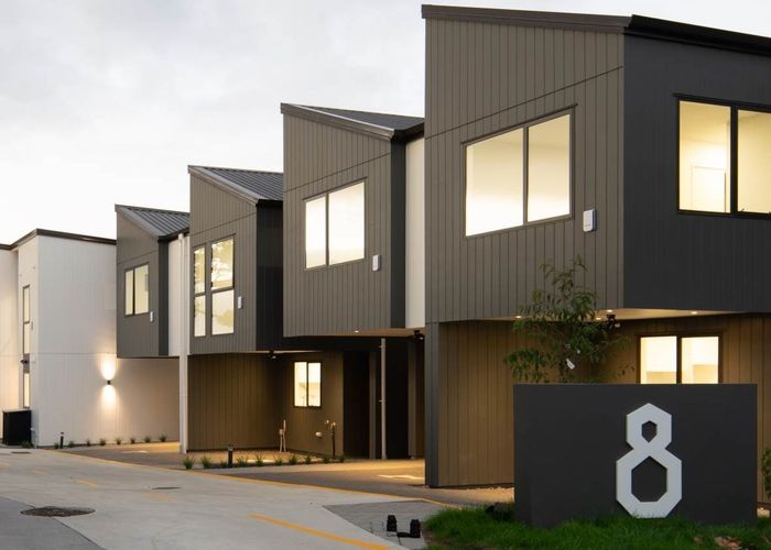  at 8B Nedlands Place, Burswood, Auckland