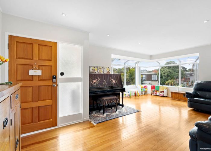  at 22 Salamanca Road, Sunnynook, Auckland