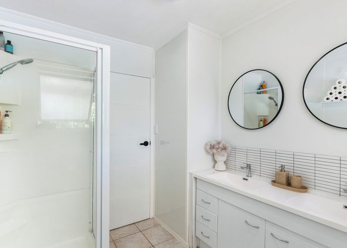  at 5 Becker Drive, Weymouth, Manukau City, Auckland